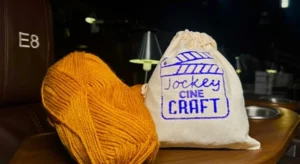 Tricô, cinema e afeto: Jockey Plaza Shopping celebra o Dia dos Avós com experiências afetivas e criativasShopping promove 3ª edição do Cine Craft com oficina de tricô e sessão de cinema VIP, além de ações especiais para homenagear os avós no dia 26 de julho